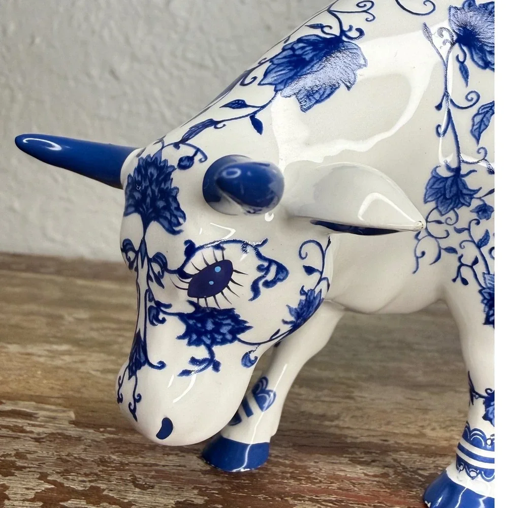CowParade China Cow Figurine #9167 Westland Giftware Blue White 2000